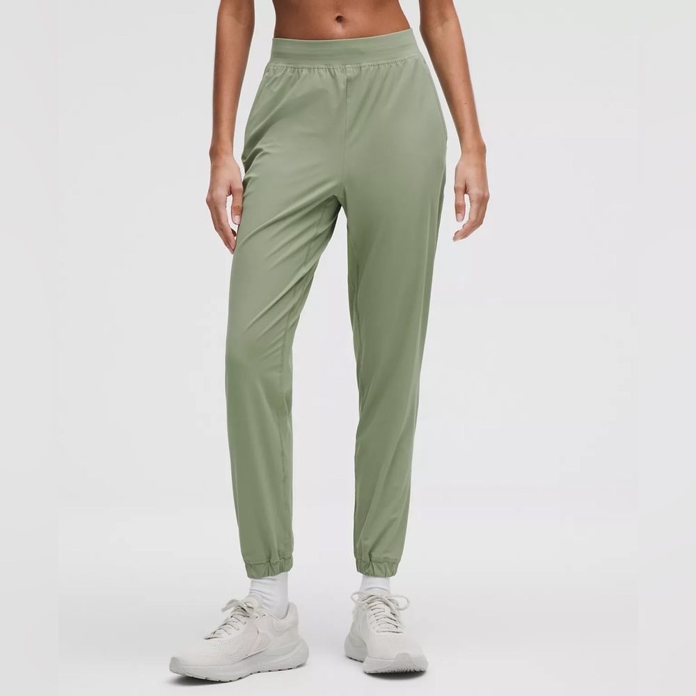Lululemon Adapted State High-Rise Jogger
Regular